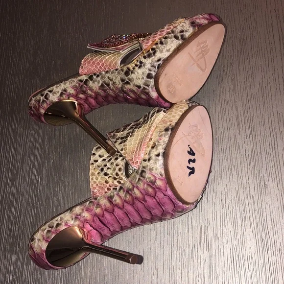 Massimo Dogana Sandals Size 6.5